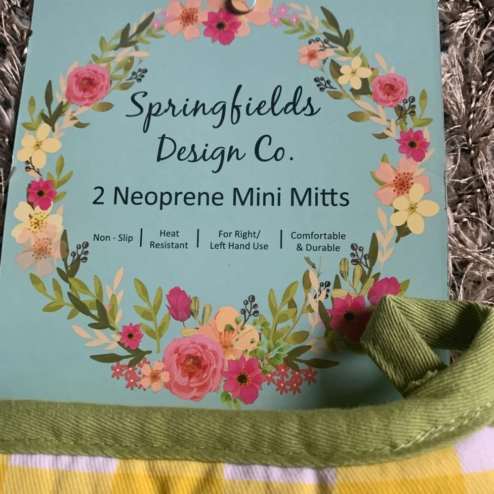 Springfields design oven mitts‎